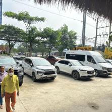 Khách du lịch tới với Kim Thoa