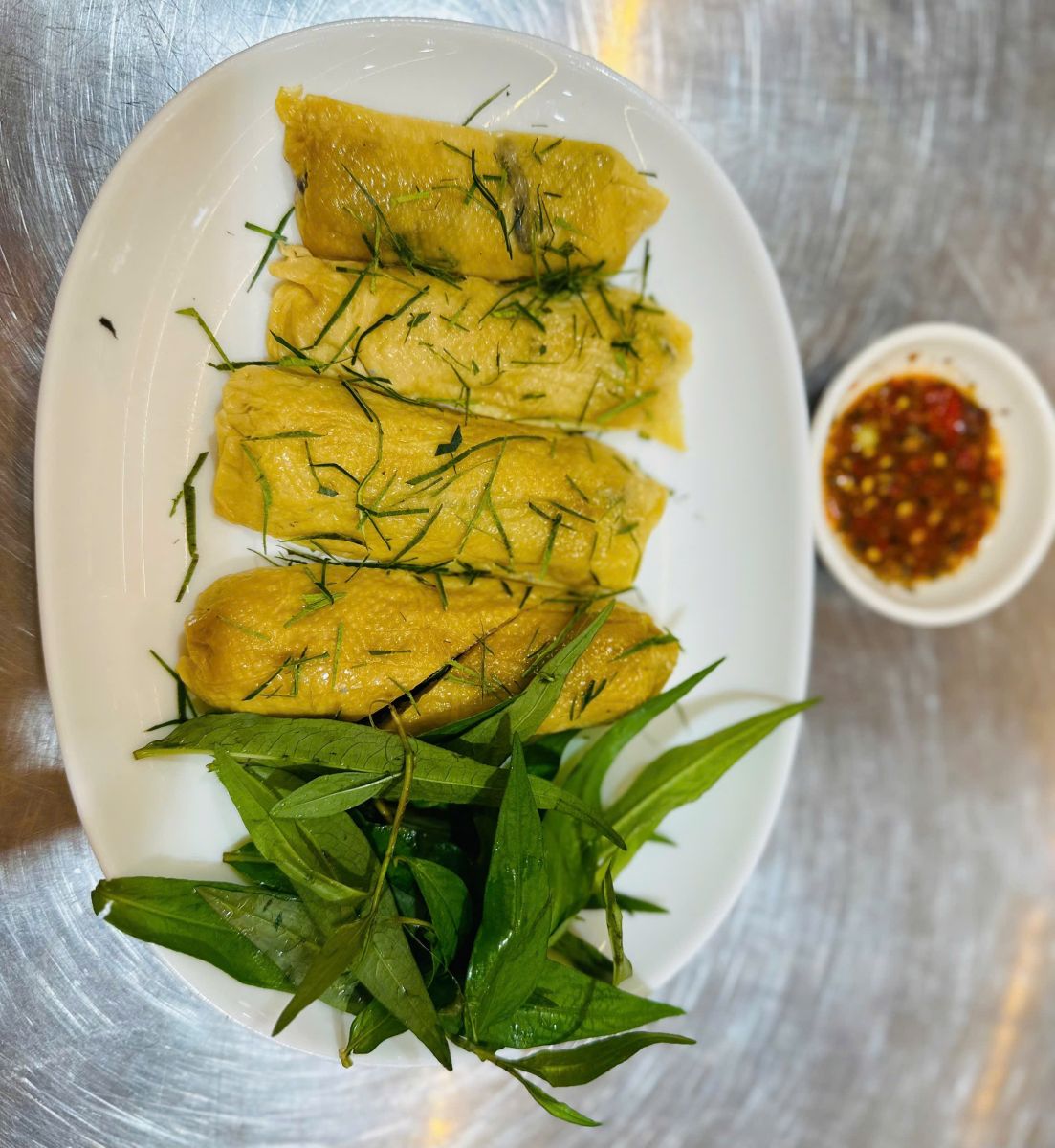 Gà Hấp Lá Chanh